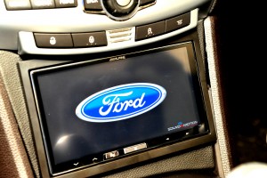 Ford XR6 FG FALCON Alpine iLX007 Apple Car Play Head Unit